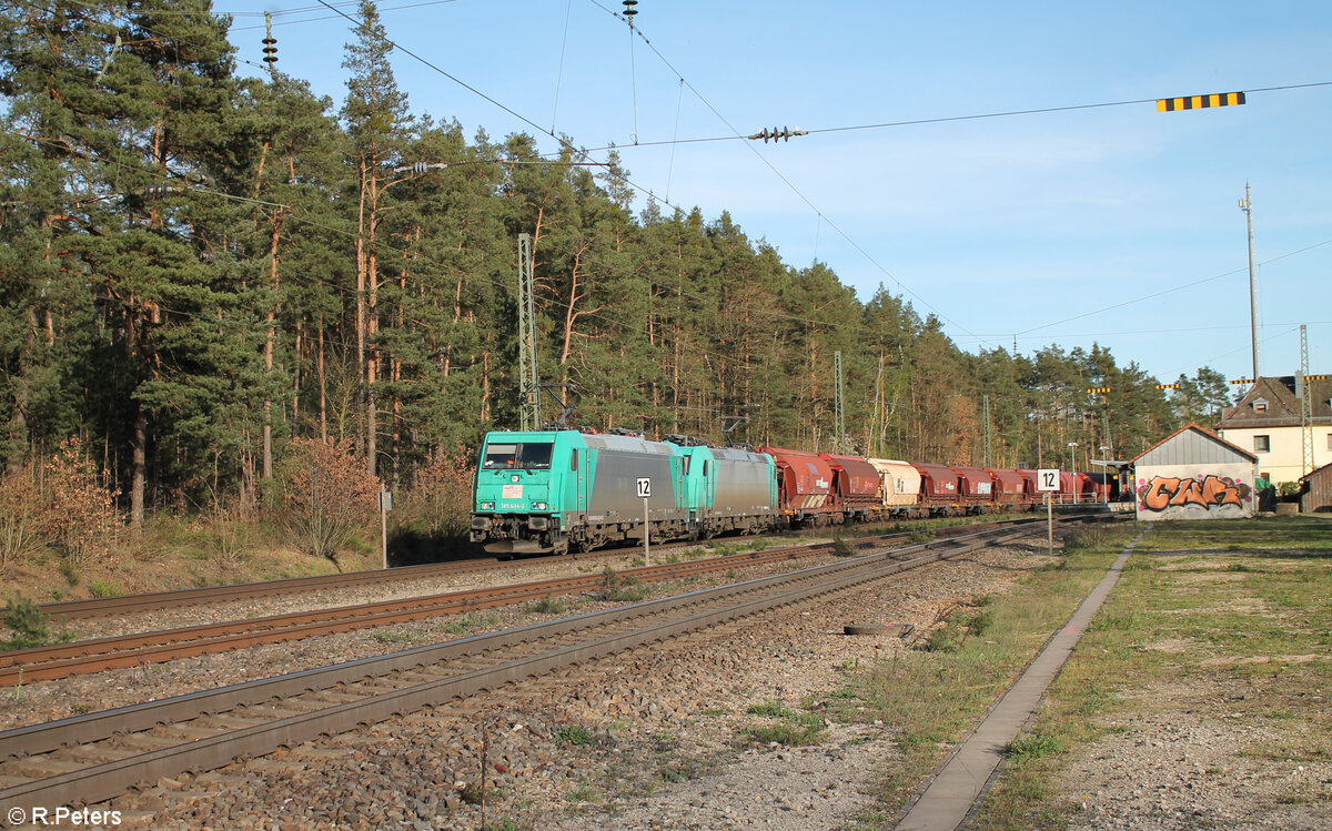 185 634-3 + 185 6xx mit ein Getreidezug in Ochenbruck. 06.04.24