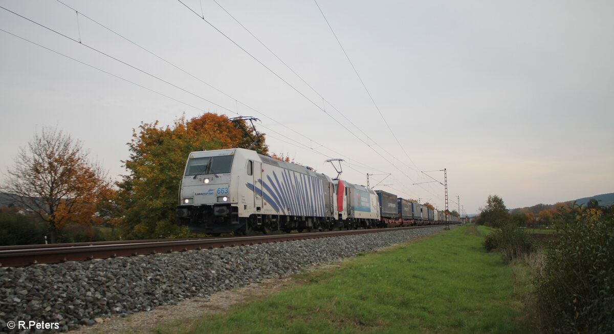 185 663 + 185 665 ziehen mit einem Wechselpritschenzug Panneuropa/Terra Trans bei Thüngersheim in Richtung Norden. 20.10.24