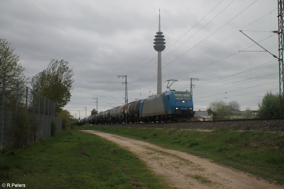 185 CL 004 (185 504-8) zieht mit einem Kesselzug durch die Treuchtlinger Kurve in Nürnberg Hohe Marter. 09.04.24
