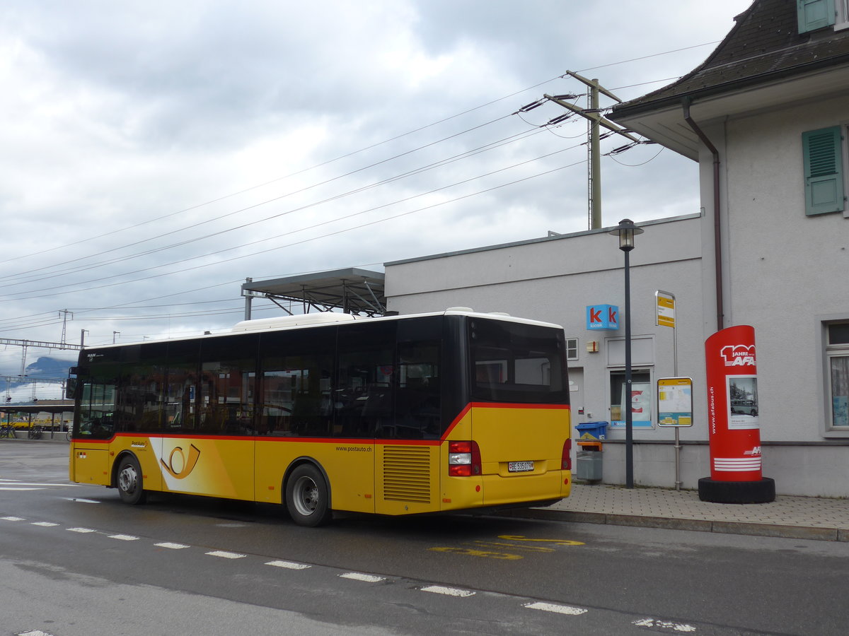 (185'767) - PostAuto Bern - BE 535'079 - MAN/Gppel (ex Nr. 217; ex RBS Worblaufen Nr. 217) am 8. Oktober 2017 beim Bahnhof Frutigen