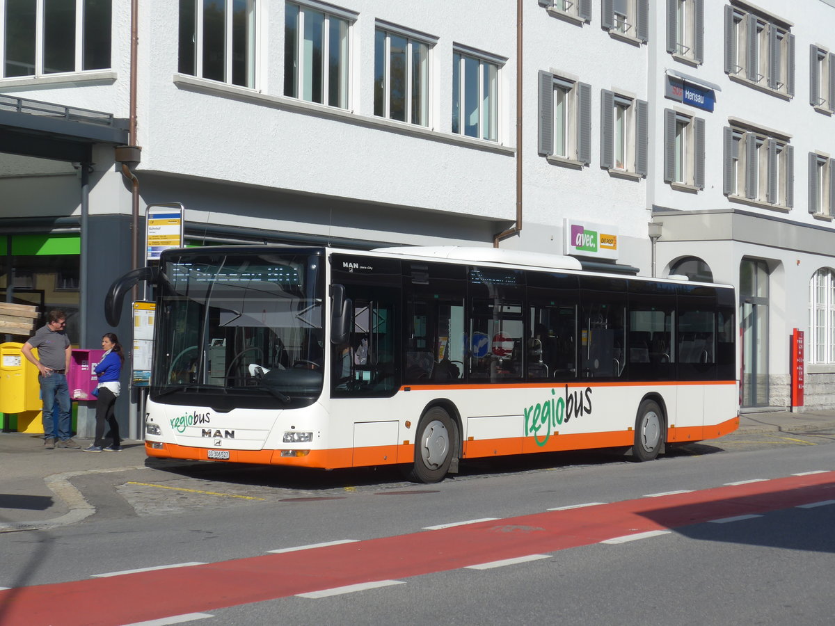 (185'932) - Regiobus, Gossau - Nr. 27/SG 306'527 - MAN am 19. Oktober 2017 beim Bahnhof Herisau