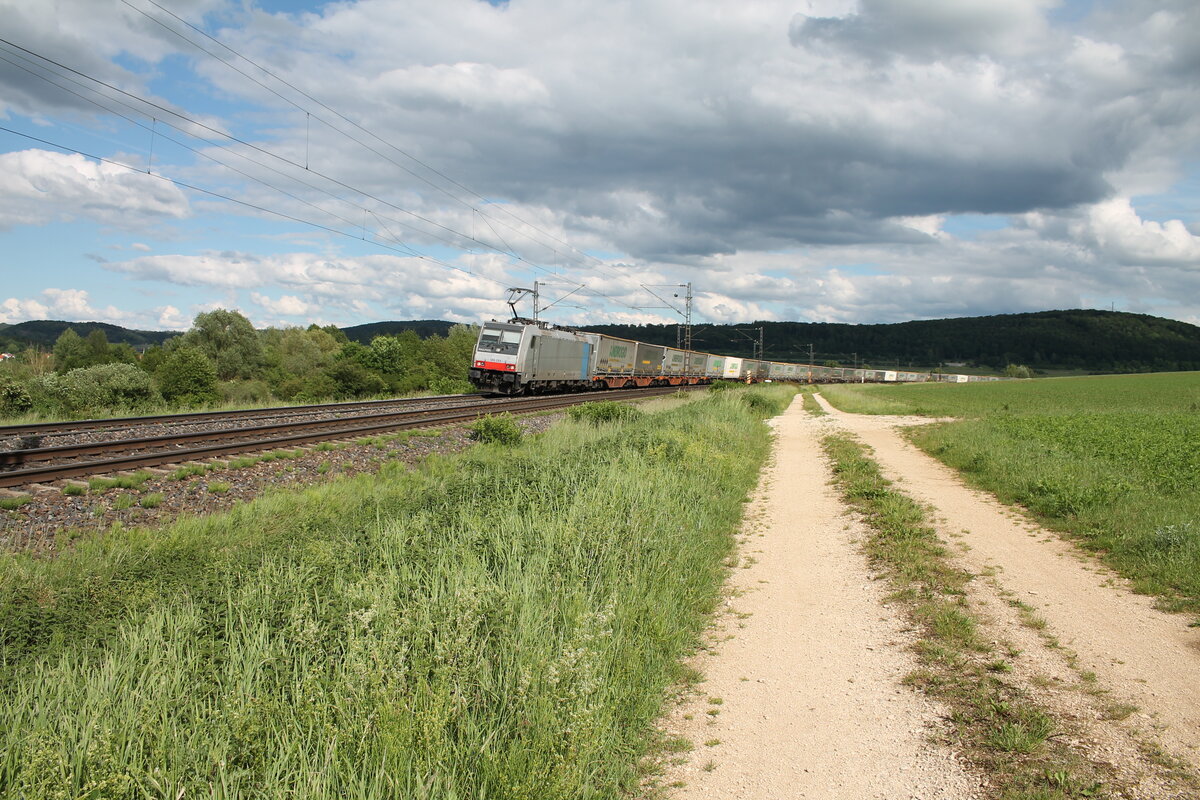 186 284 hat Treuchtlingen mit dem Wechselpritschen Ambrogio verlassen. 28.05.24