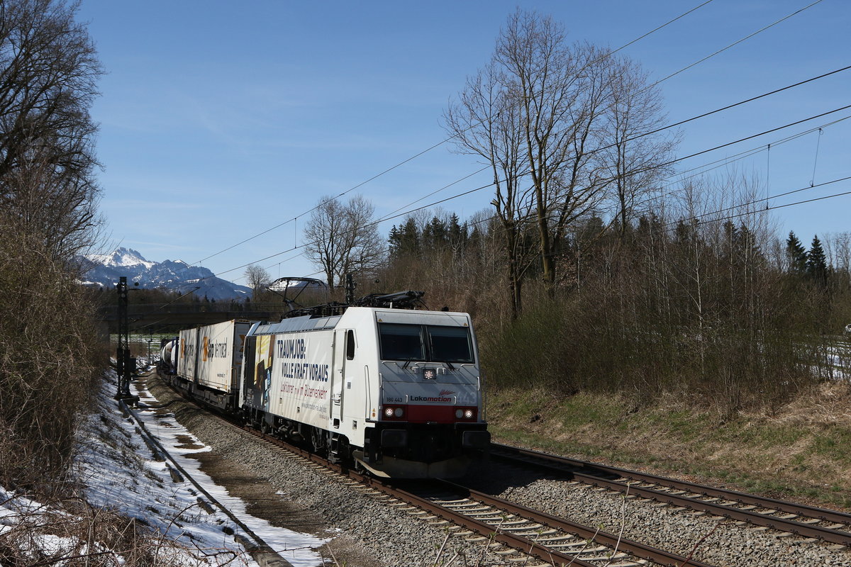 186 443  Traumjob  war am 9. April 2021 bei Grabenst�tt im Chiemgau auf dem Weg nach Salzburg.