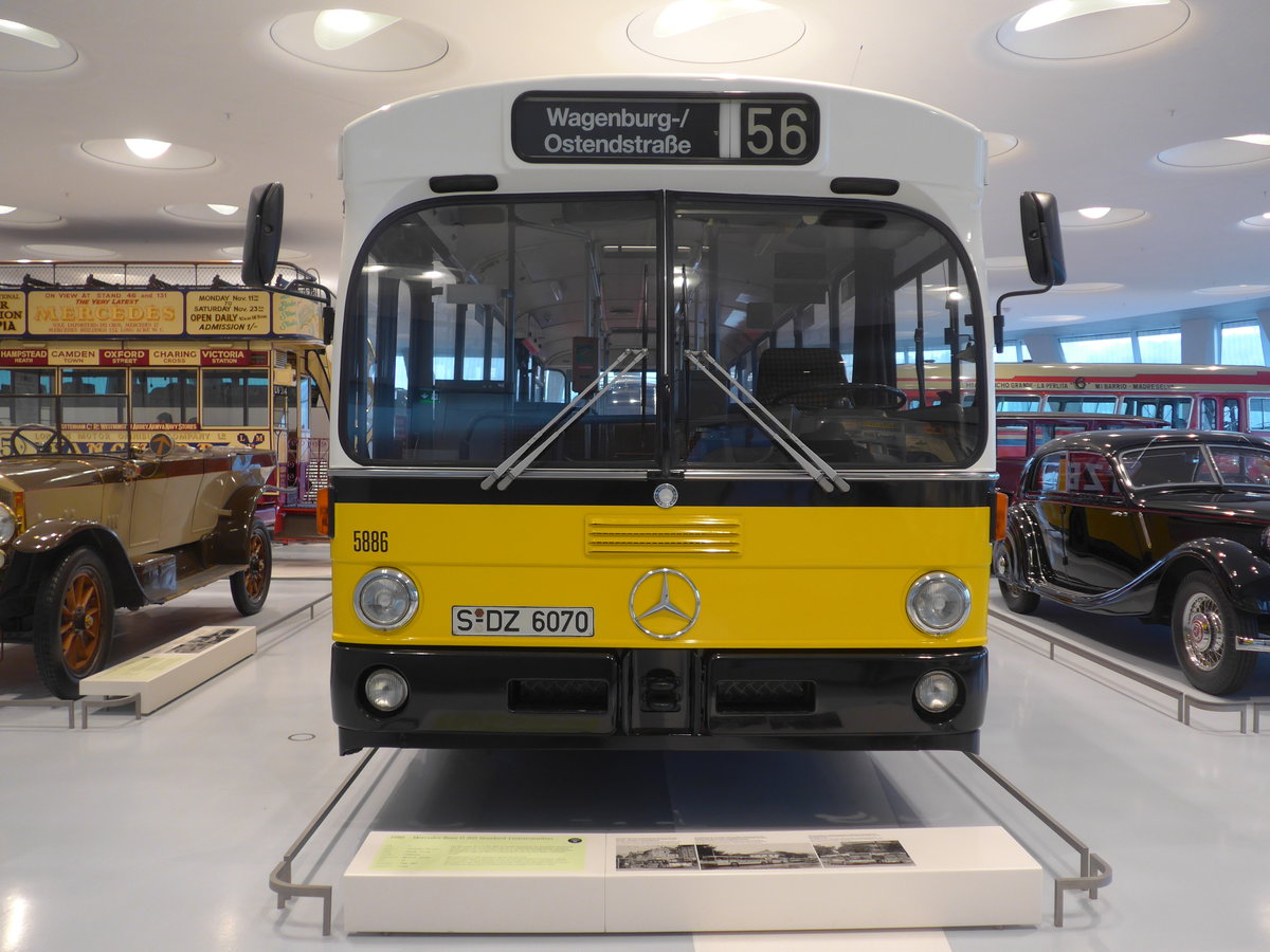 (186'374) - SSB Stuttgart - Nr. 5886/S-DZ 6070 - Mercedes am 12. November 2017 in Stuttgart, Mercedes-Benz Museum