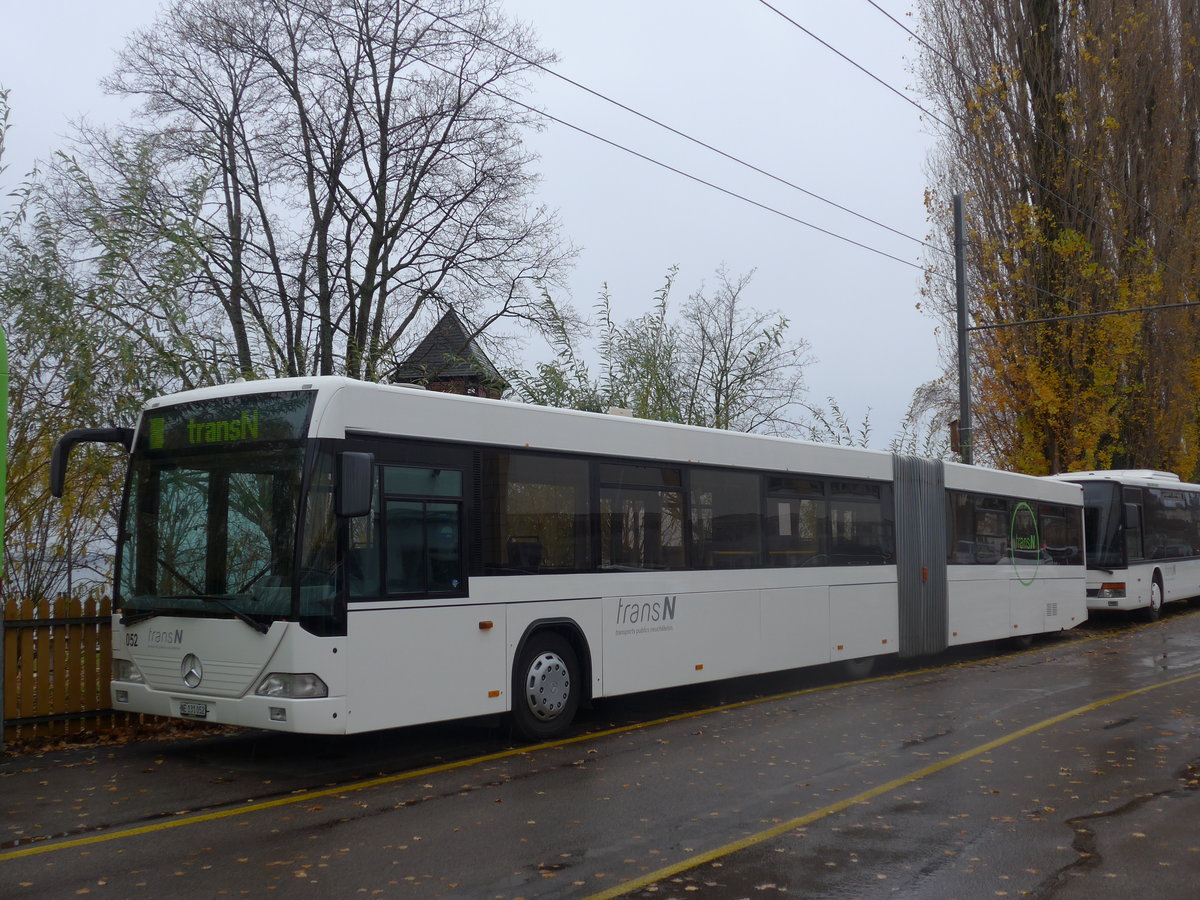 (186'585) - transN, La Chaux-de-Fonds - Nr. 52/NE 131'052 - Mercedes/Hess (ex Interbus, Yverdon Nr. 52; ex ZVB Zug Nr. 5) am 25. November 2017 in Neuchtel, Dpt