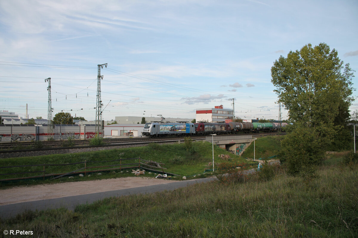 187 002 und 482 046 mit einem Kesselzug durch Nürnberg Hohe Marter in Richtung Fürth. 19.09.23