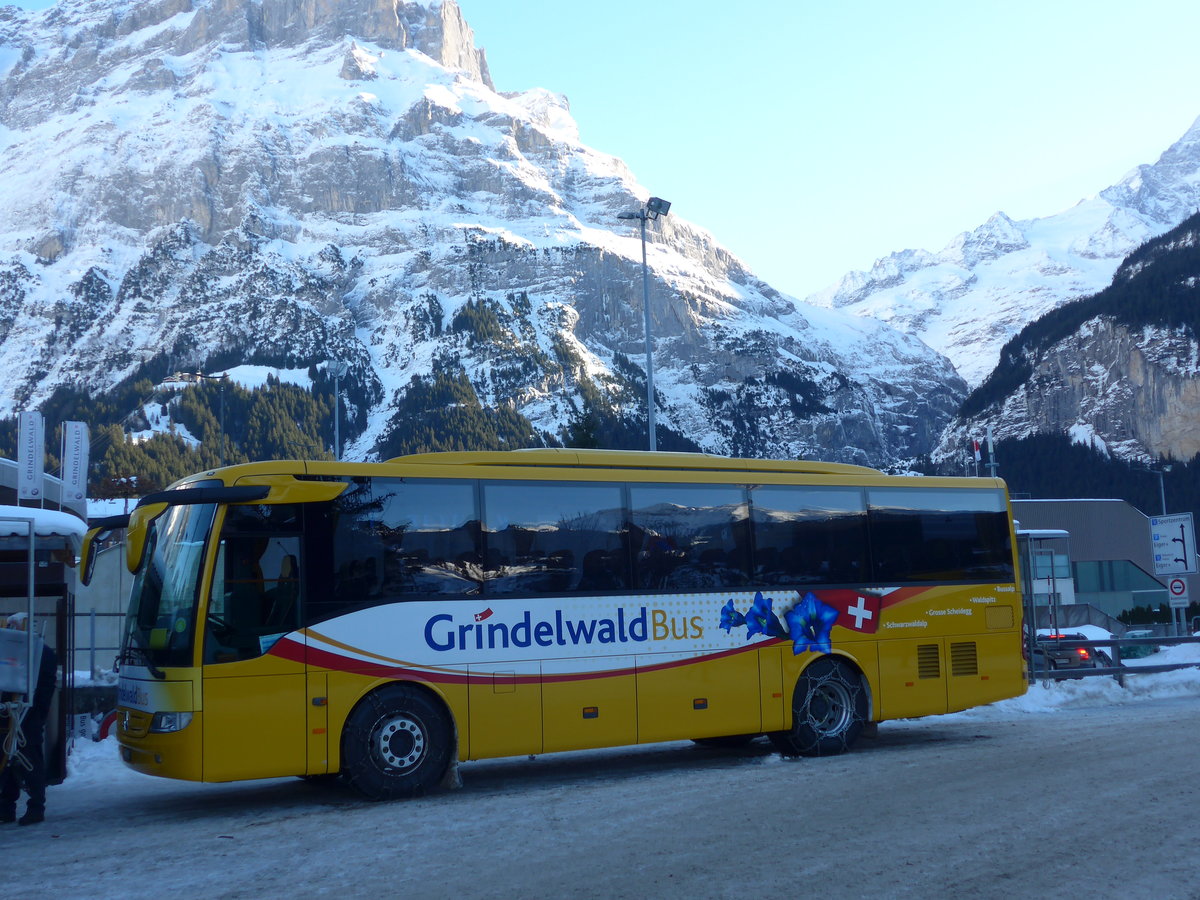 (187'284) - AVG Grindelwald - Nr. 30/BE 171'240 - Mercedes am 24. Dezember 2017 beim Bahnhof Grindelwald