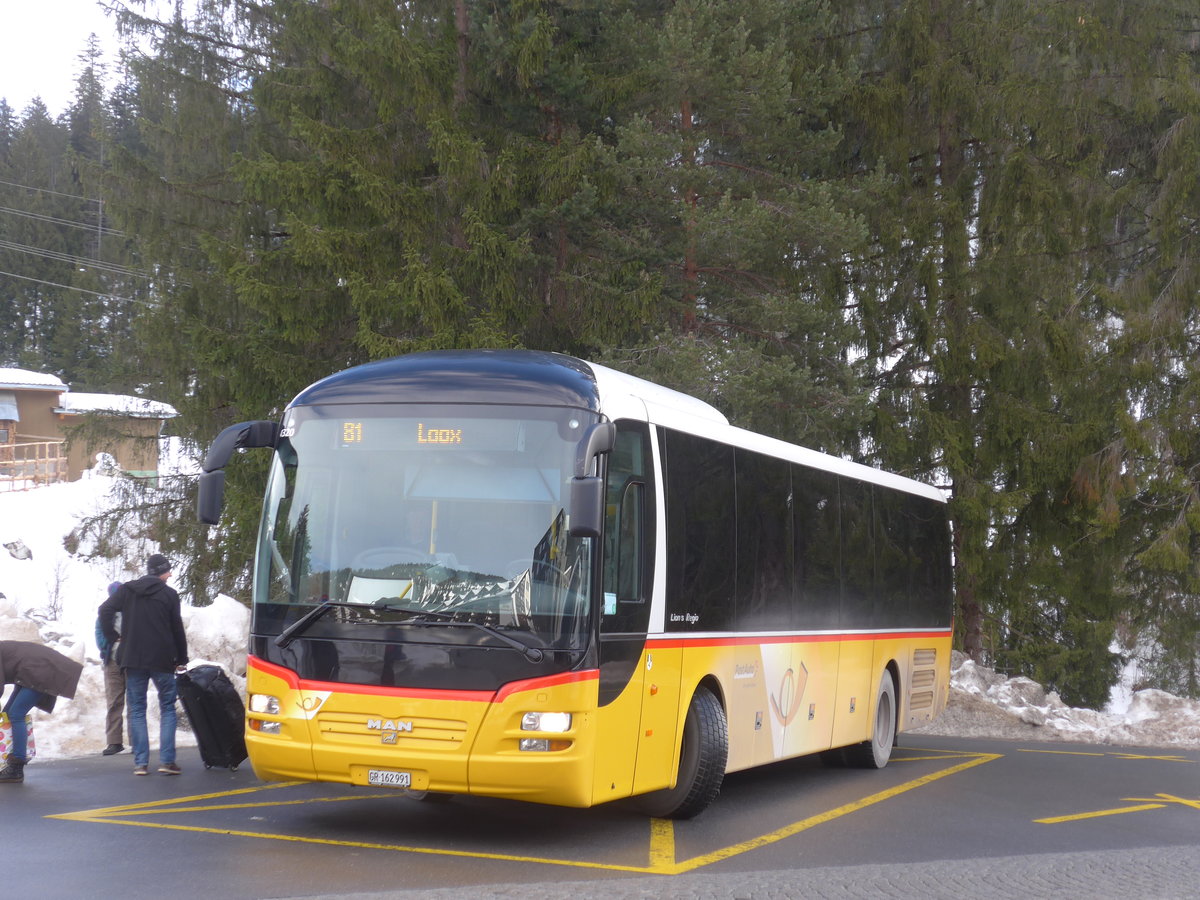 (187'362) - PostAuto Graubnden - GR 162'991 - MAN am 26. Dezember 2017 in Laax, Bergbahnen