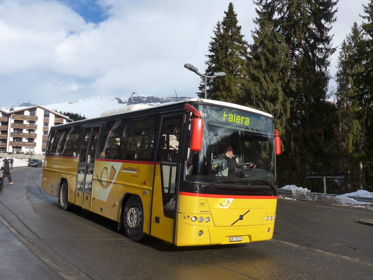 (187'374) - Fontana, Ilanz - Nr. 1/GR 74'221 - Volvo am 26. Dezember 2017 in Laax, Bergbahnen