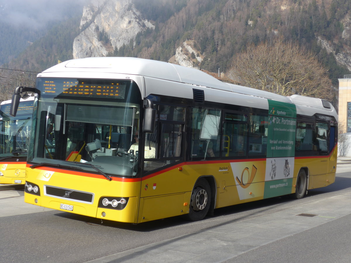 (187'895) - PostAuto Bern - BE 610'542 - Volvo am 8. Januar 2018 beim Bahnhof Interlaken West