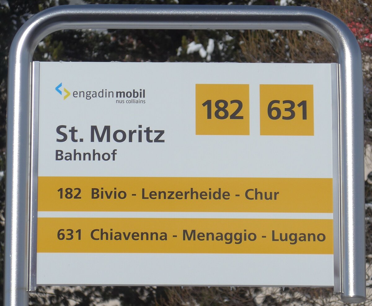 (188'104) - engadin mobil/PostAuto-Haltestellenschild - St. Moritz, Bahnhof - am 3. Februar 2018