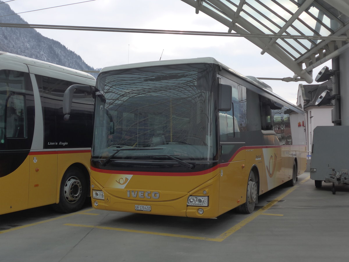 (188'171) - PostAuto Graubnden - GR 170'432 - Iveco am 3. Februar 2018 in Chur, Postautostation