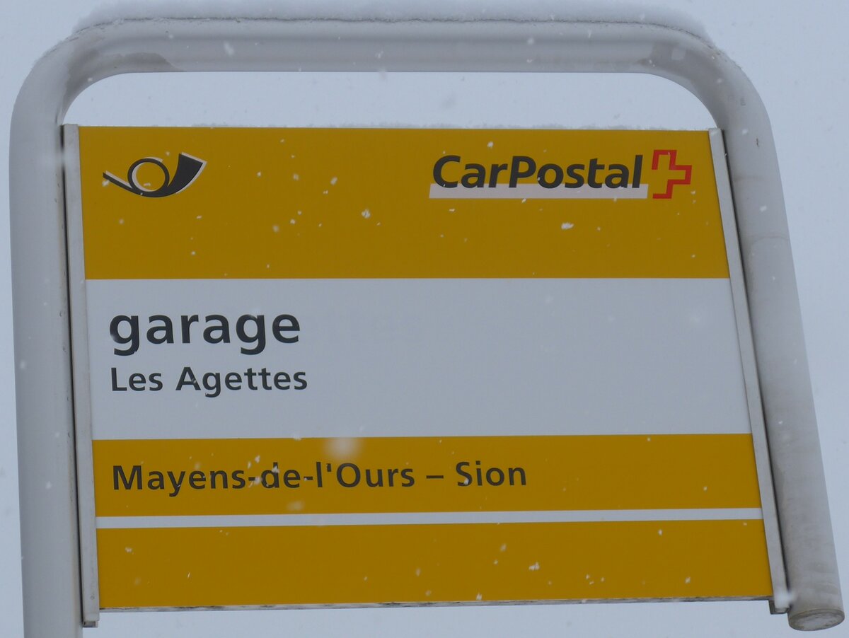 (188'404) - PostAuto-Haltestellenschild - Les Agettes, garage - am 11. Februar 2018
