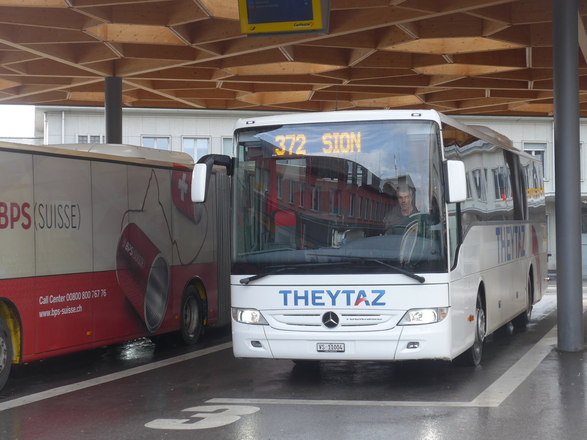 (188'430) - Theytaz, Sion - VS 11'004 - Mercedes am 11. Februar 2018 beim Bahnhof Sion