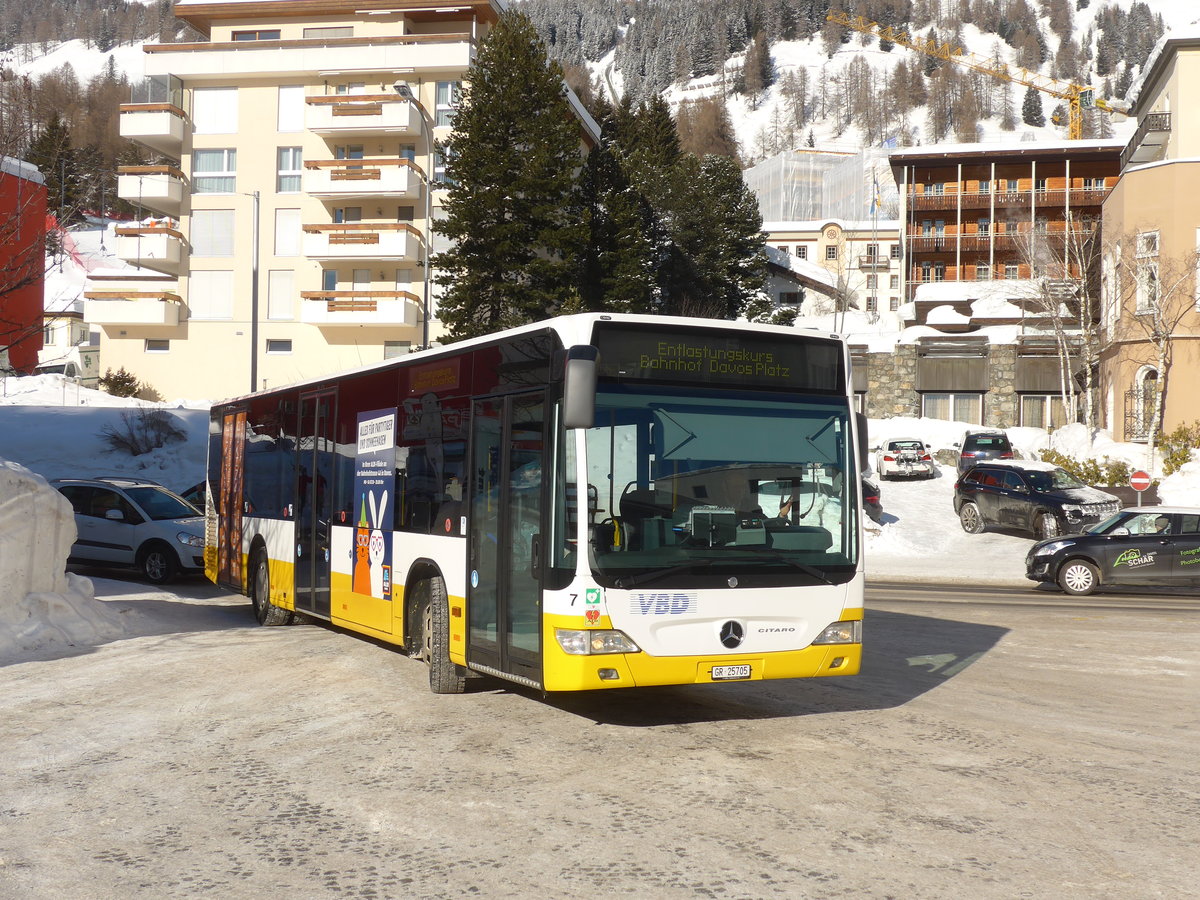(188'508) - VBD Davos - Nr. 7/GR 25'705 - Mercedes am 13. Februar 2018 beim Bahnhof Davos Dorf