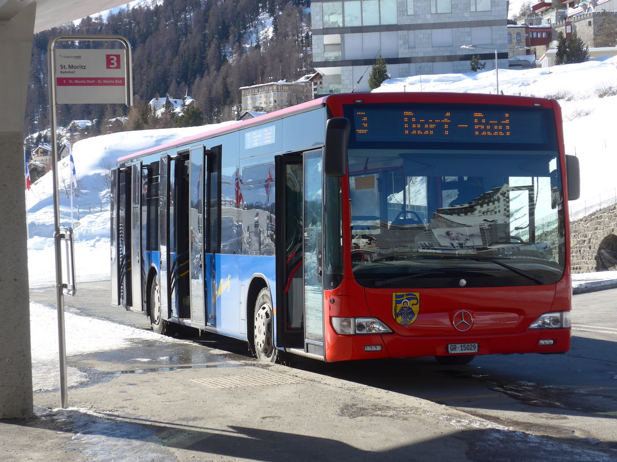 (188'542) - Chrisma, St. Moritz - GR 15'029 - Mercedes am 13. Februar 2018 beim Bahnhof St. Moritz