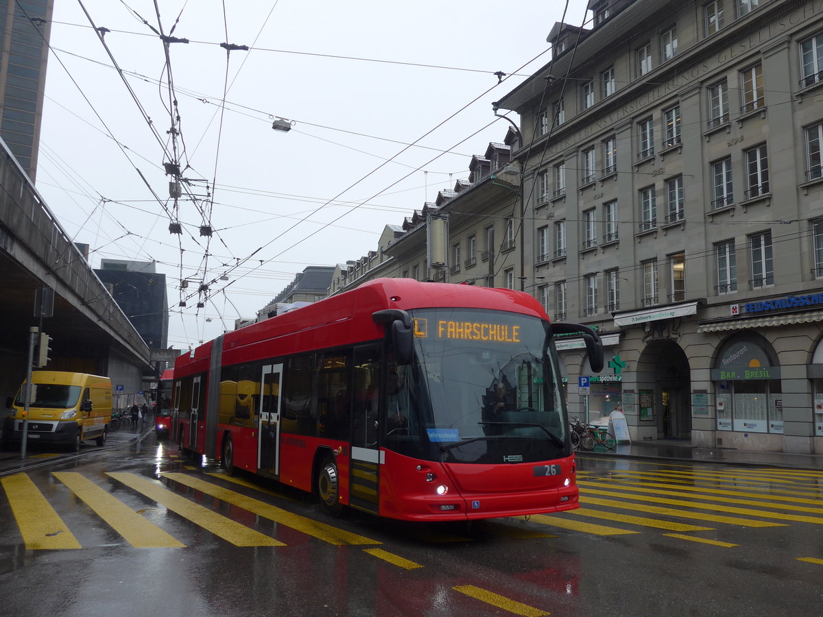 (188'632) - Bernmobil, Bern - Nr. 26 - Hess/Hess Gelenktrolleybus am 15. Februar 2018 beim Bahnhof Bern