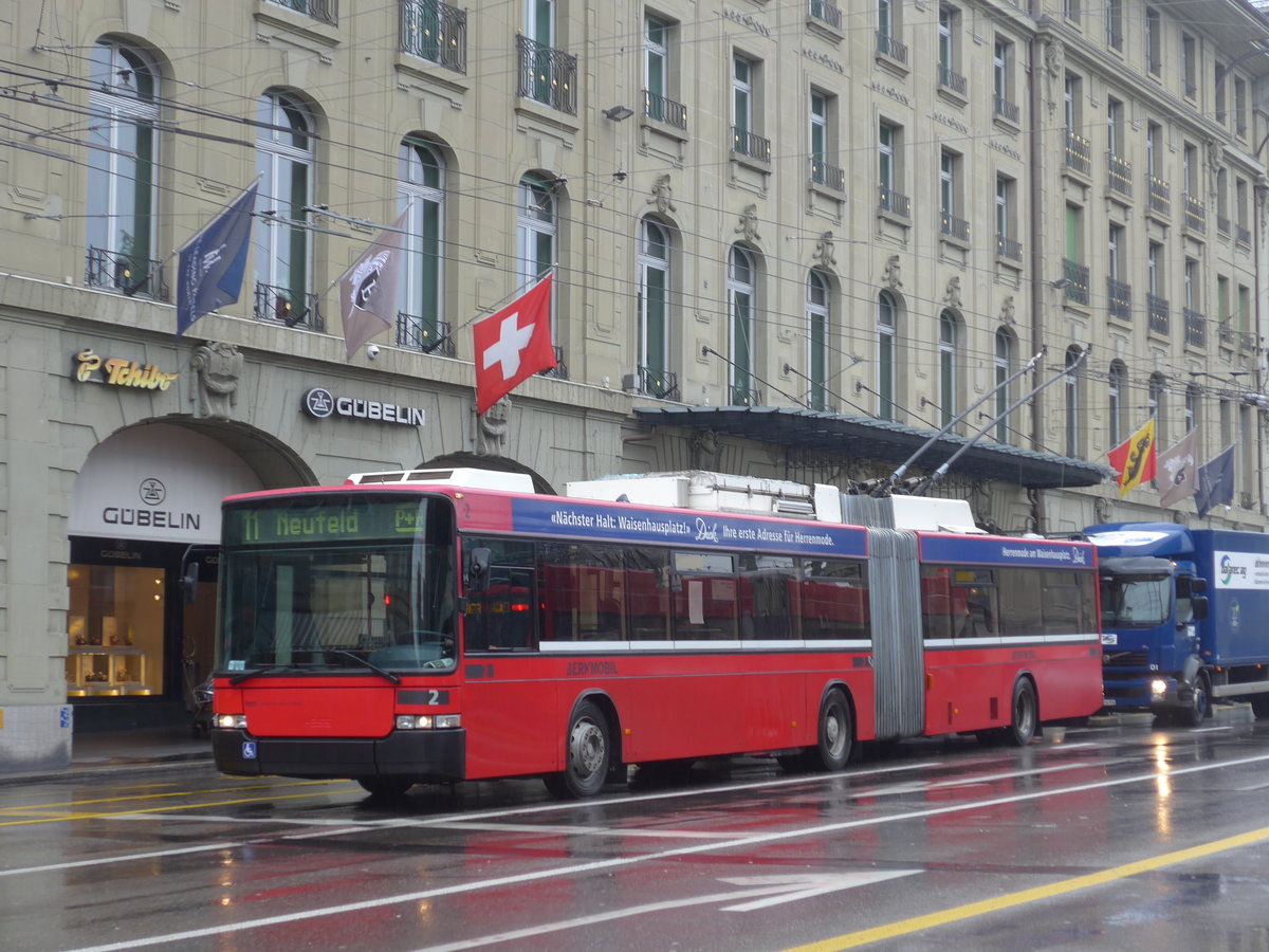 (188'633) - Bernmobil, Bern - Nr. 2 - NAW/Hess Gelenktrolleybus am 15. Februar 2018 beim Bahnhof Bern