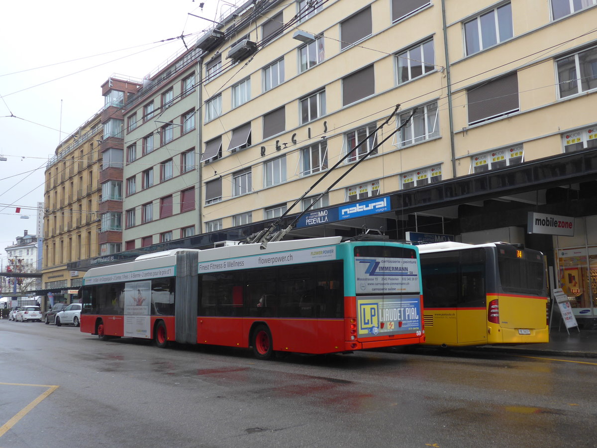 (188'703) - VB Biel - Nr. 59 - Hess/Hess Gelenktrolleybus am 15. Februar 2018 beim Bahnhof Biel
