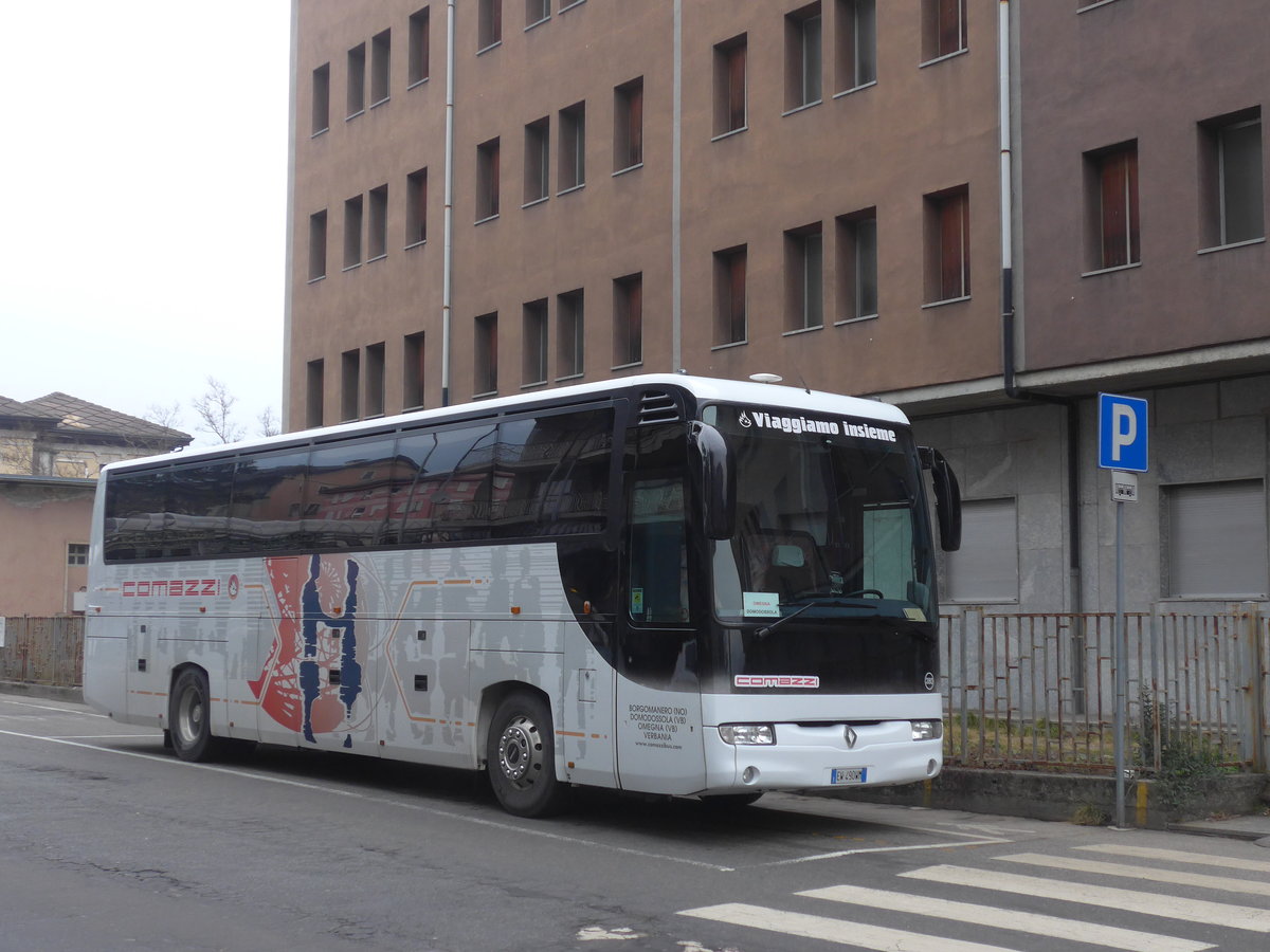 (188'817) - Comazzi, Bergomanero - Nr. 280/EW-490 WM - Renault am 17. Februar 2018 beim Bahnhof Domodossola