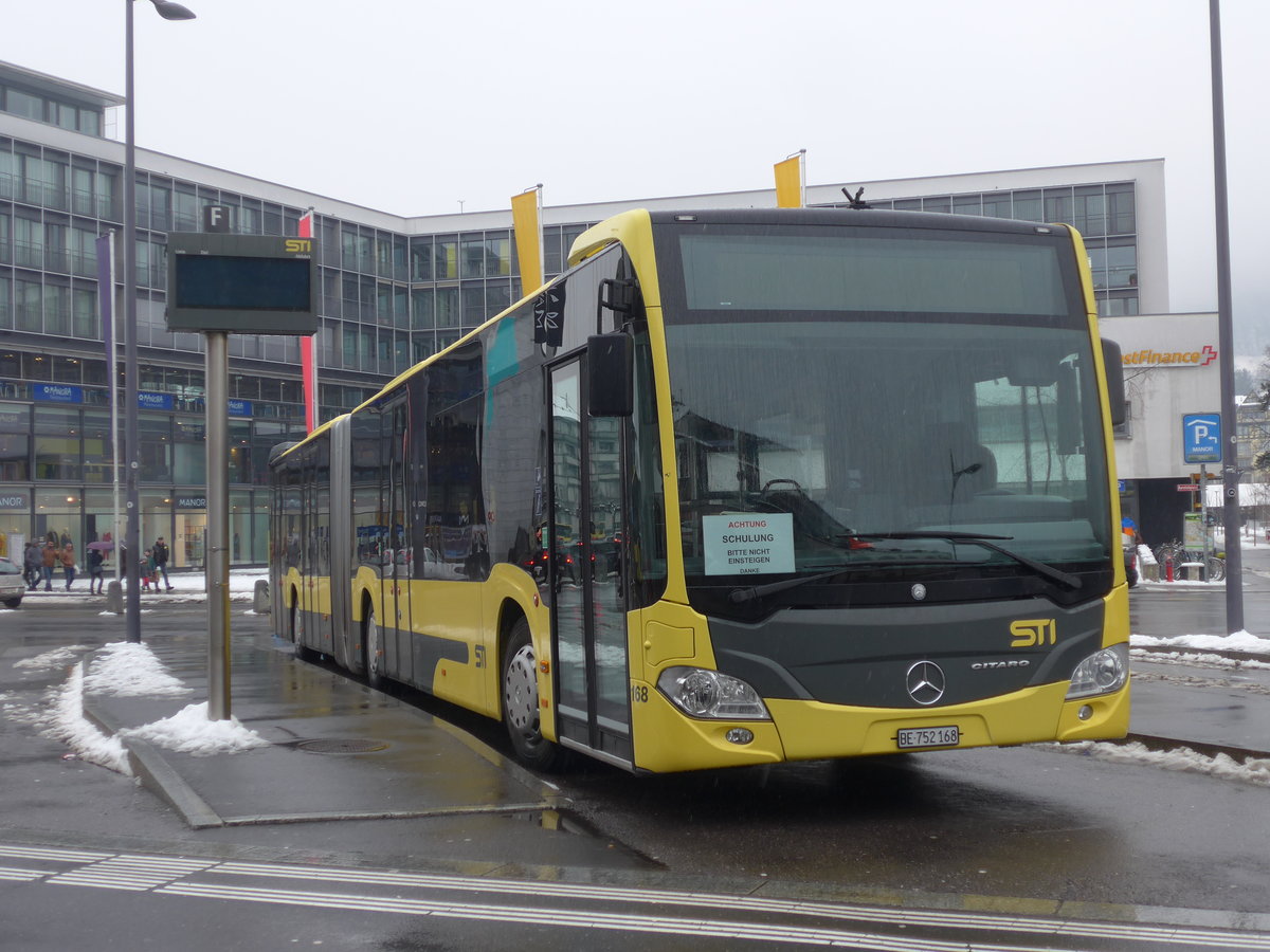 (189'066) - STI Thun - Nr. 168/BE 752'168 - Mercedes am 3. Mrz 2018 beim Bahnhof Thun