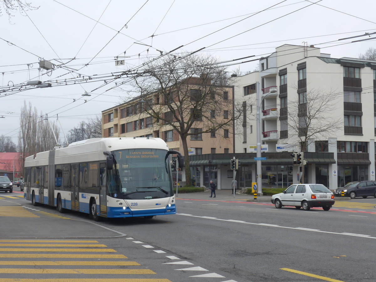 (189'349) - VBL Luzern - Nr. 228 - Hess/Hess Gelenktrolleybus am 17. Mrz 2018 in Luzern, Weinbergli