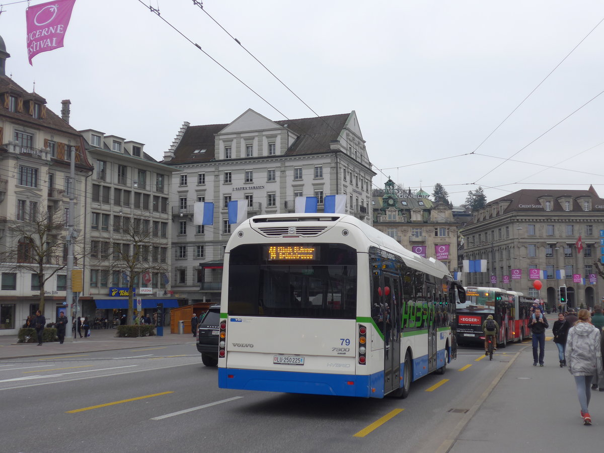 (189'372) - VBL Luzern - Nr. 79/LU 250'225 - Volvo am 17. Mrz 2018 in Luzern, Bahnhofbrcke