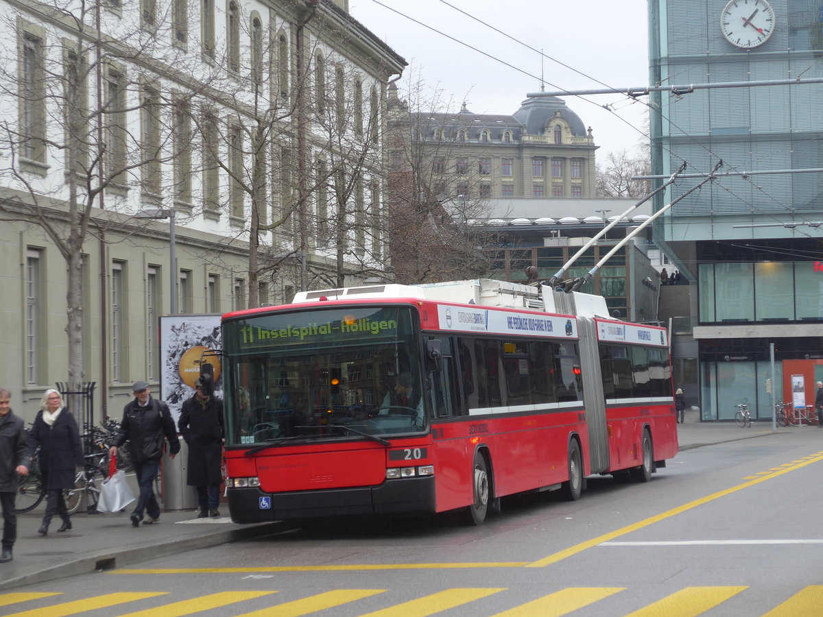 (189'431) - Bernmobil, Bern - Nr. 20 - NAW/Hess Gelenktrolleybus am 17. Mrz 2018 beim Bahnhof Bern