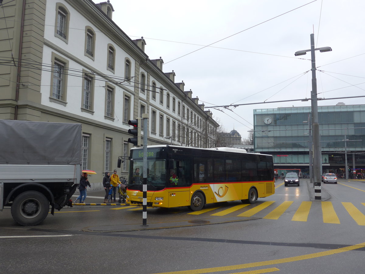(189'439) - PostAuto Bern - Nr. 216/BE 724'216 - MAN/Gppel (ex RBS Worblaufen Nr. 216) am 17. Mrz 2018 beim Bahnhof Bern