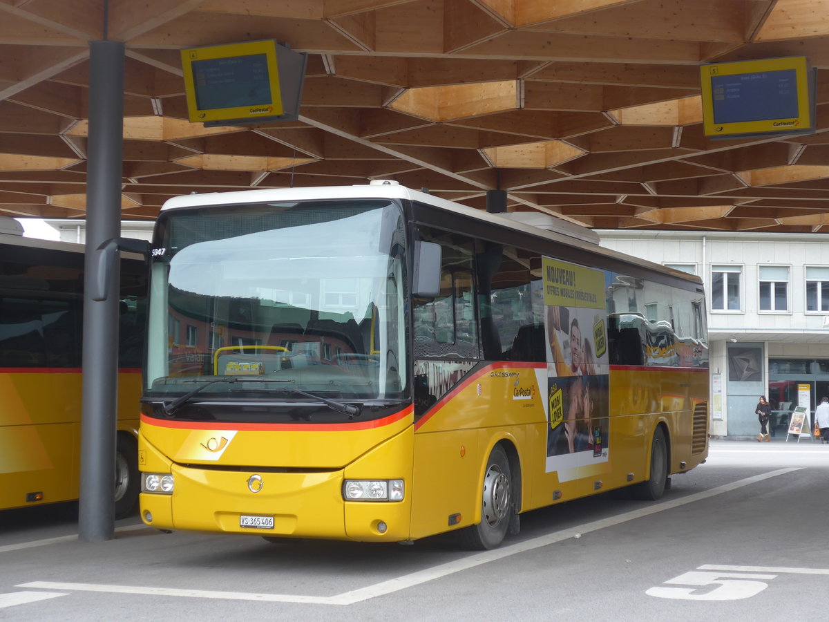 (189'751) - PostAuto Wallis - Nr. 16/VS 365'406 - Irisbus am 30. Mrz 2018 beim Bahnhof Sion