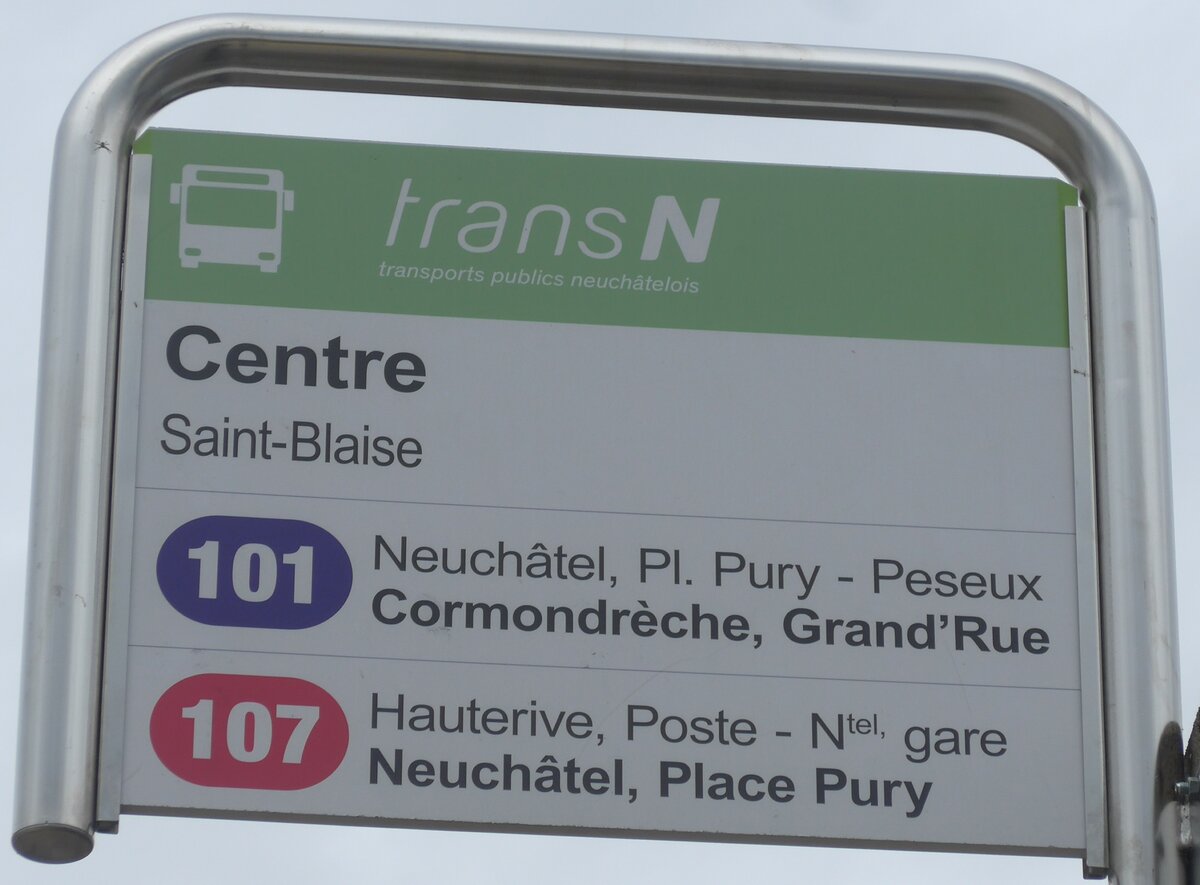 (189'993) - transN-Haltestellenschild - Saint-Blaise, Centre - am 2. April 2018