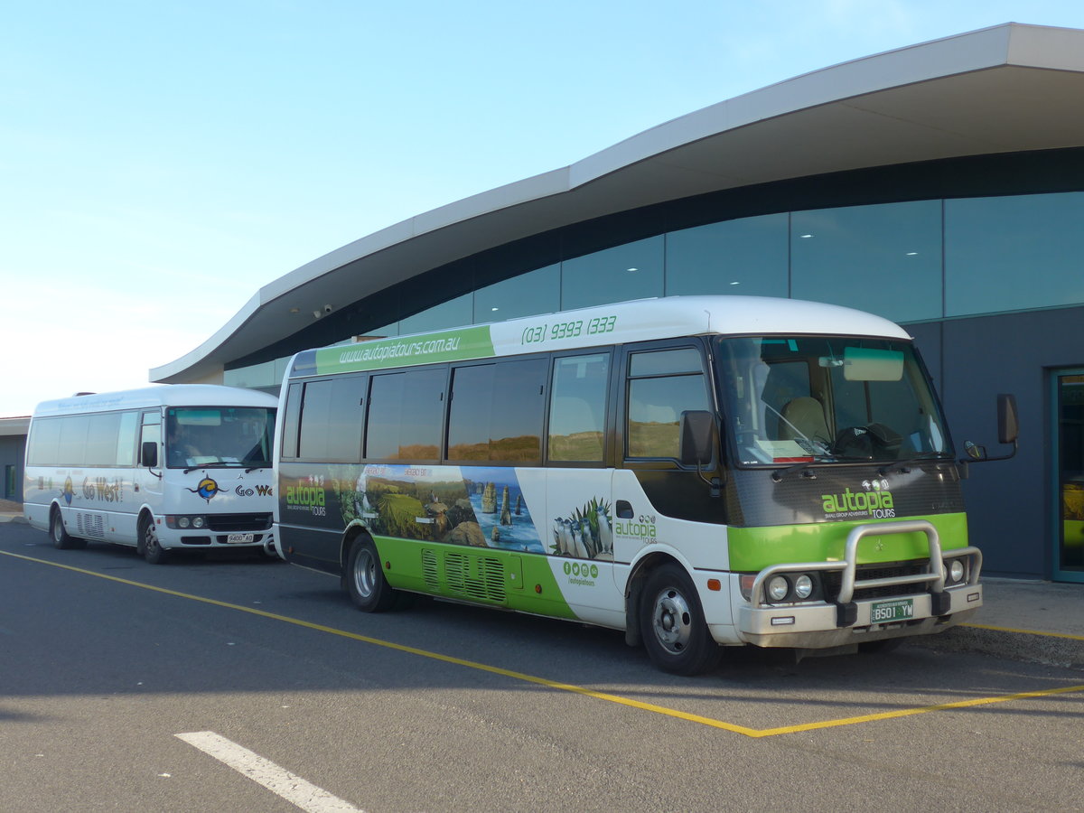 (190'314) - Autopia Tours, Williamstown - BS01 YW - Mitsubishi am 18. April 2018 in Summerland, Antarctic Journey