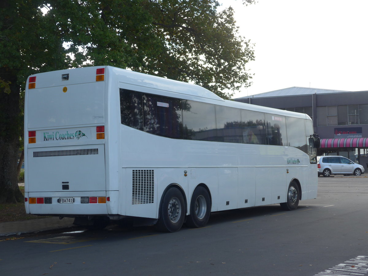 (190'813) - Kiwi Coaches, Auckland - Nr. 43/FBW741 - Volvo/Designline (ex Johnston's, Auckland Nr. 1219) am 22. April 2018 in Matamata