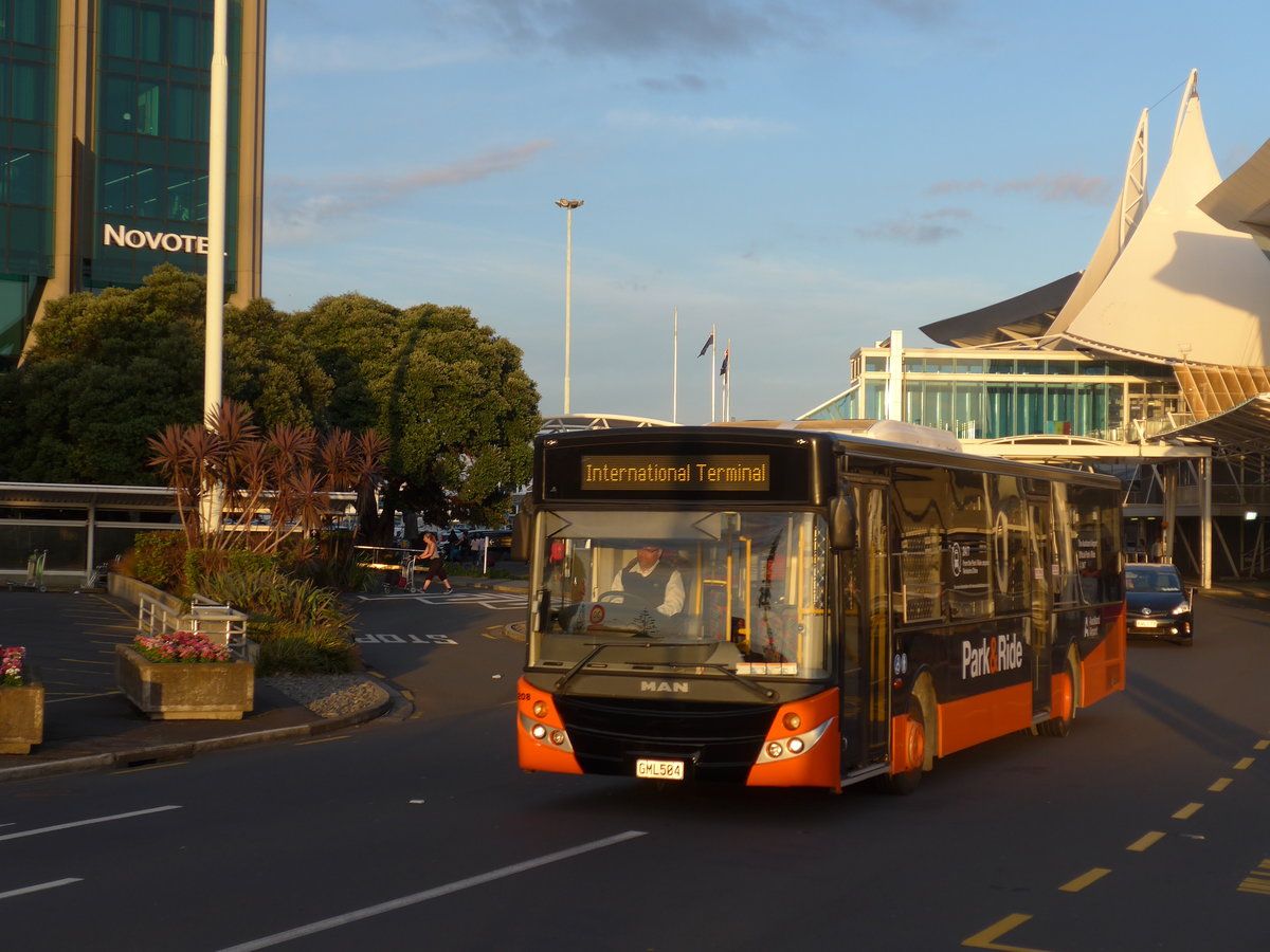 (192'223) - Bus Travel, Manukau - Nr. 208/GML504 - MAN/MCV am 1. Mai 2018 in Auckland, Airport