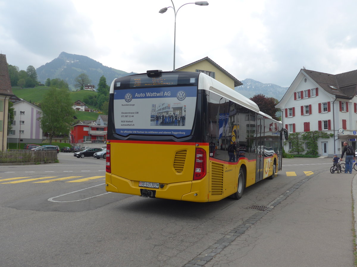 (192'772) - PostAuto Ostschweiz - SG 445'303 - Mercedes am 5. Mai 2018 beim Bahnhof Nesslau-Neu St. Johann