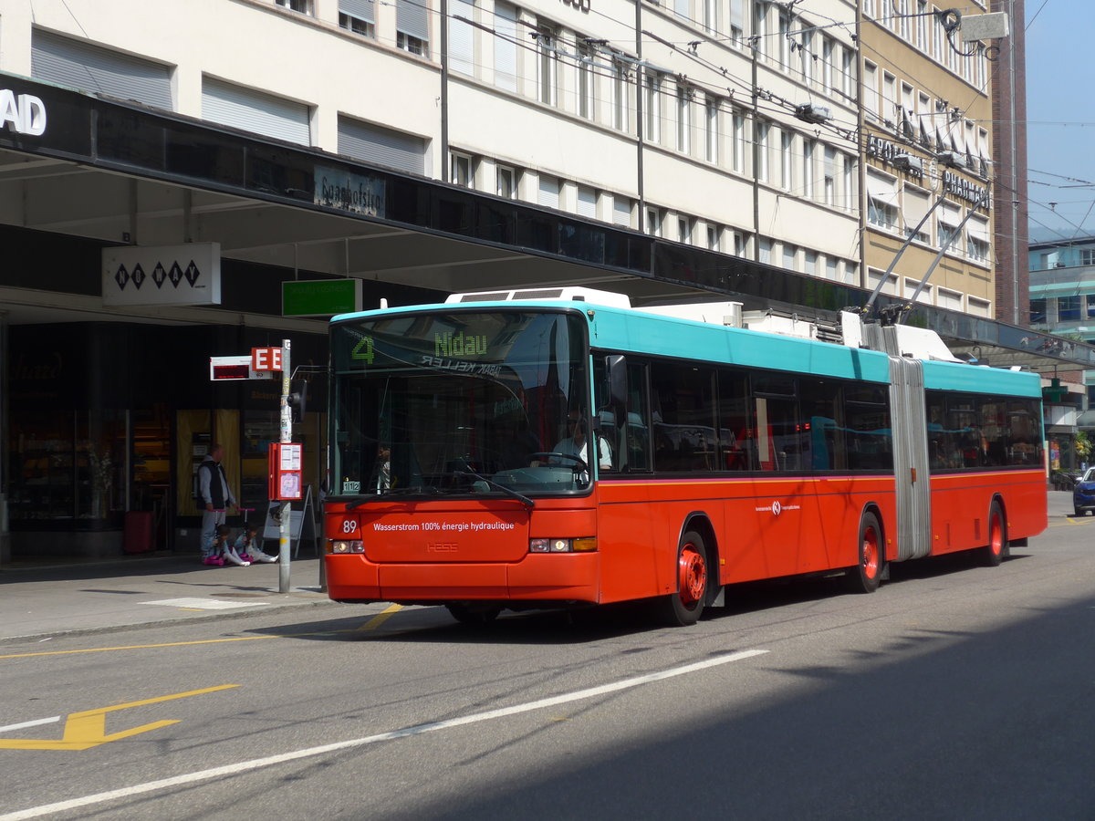 (192'810) - VB Biel - Nr. 89 - NAW/Hess Gelenktrolleybus am 6. Mai 2018 beim Bahnhof Biel