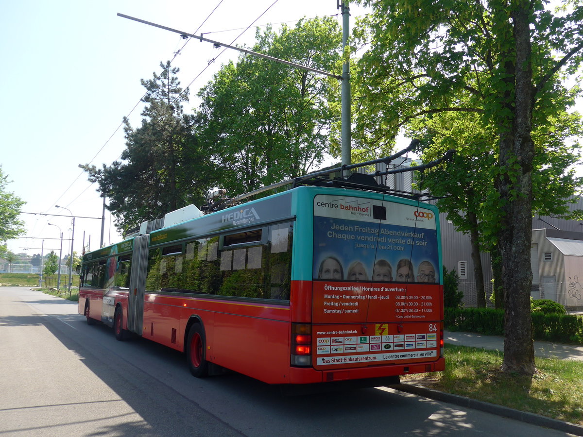 (192'877) - VB Biel - Nr. 84 - NAW/Hess Gelenktrolleybus am 6. Mai 2018 in Biel, Henri-Dunant-Str.