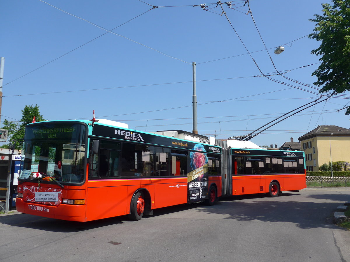 (192'883) - VB Biel - Nr. 84 - NAW/Hess Gelenktrolleybus am 6. Mai 2018 beim Bahnhof Nidau