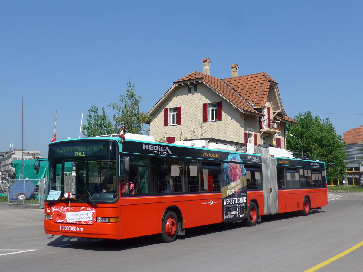 (192'893) - VB Biel - Nr. 84 - NAW/Hess Gelenktrolleybus am 6. Mai 2018 in Biel, Schloss-Strasse