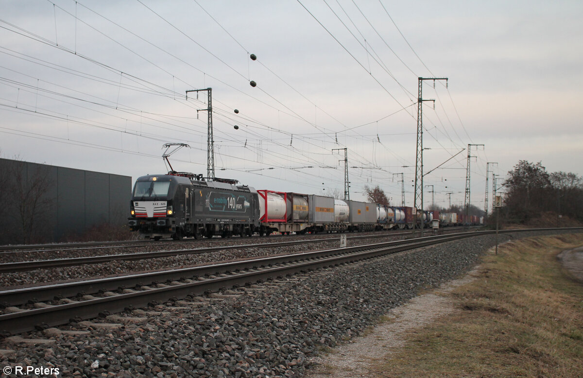 193 626  E-Mobility 140 years  mit ein KLV Zug in Nürnberg Hohe Marter. 30.01.24