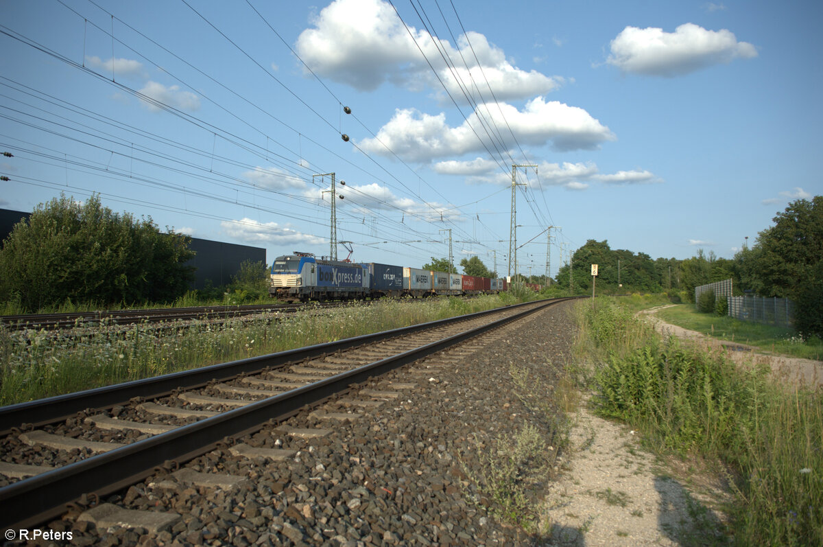 193 880-2 zieht mit einem Containerzug durch Nürnberg Hohe Marter. 24.07.24