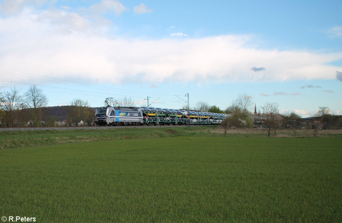 193 999-0  Gy�r  mit einem offenen Aototransportzug bei Th�ngersheim. 28.03.24