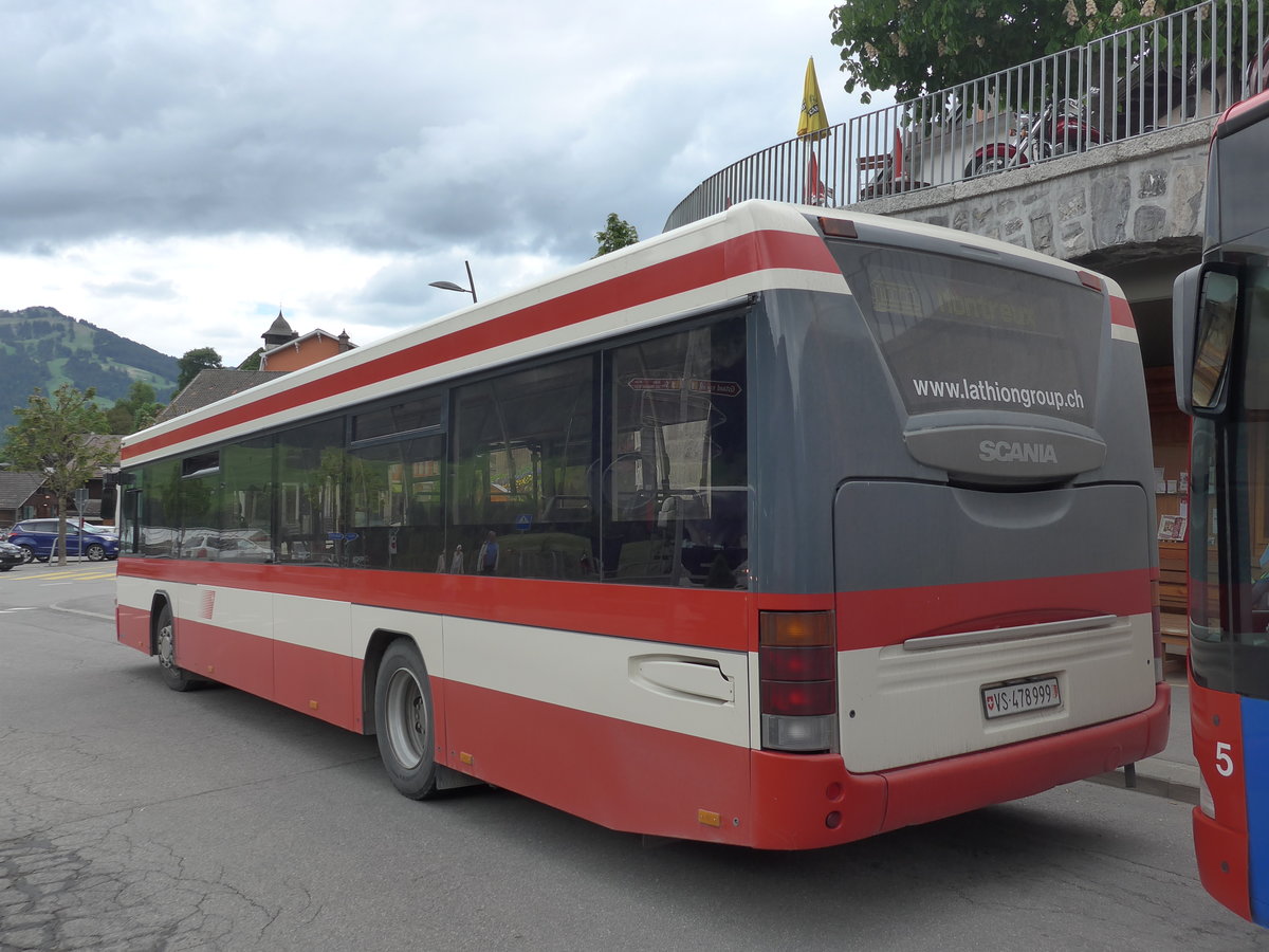 (193'281) - Lathion, Sion - Nr. 26/VS 478'999 - Scania/Hess (ex AAGS Schwyz Nr. 12) am 21. Mai 2018 beim Bahnhof Chteau-d'Oex