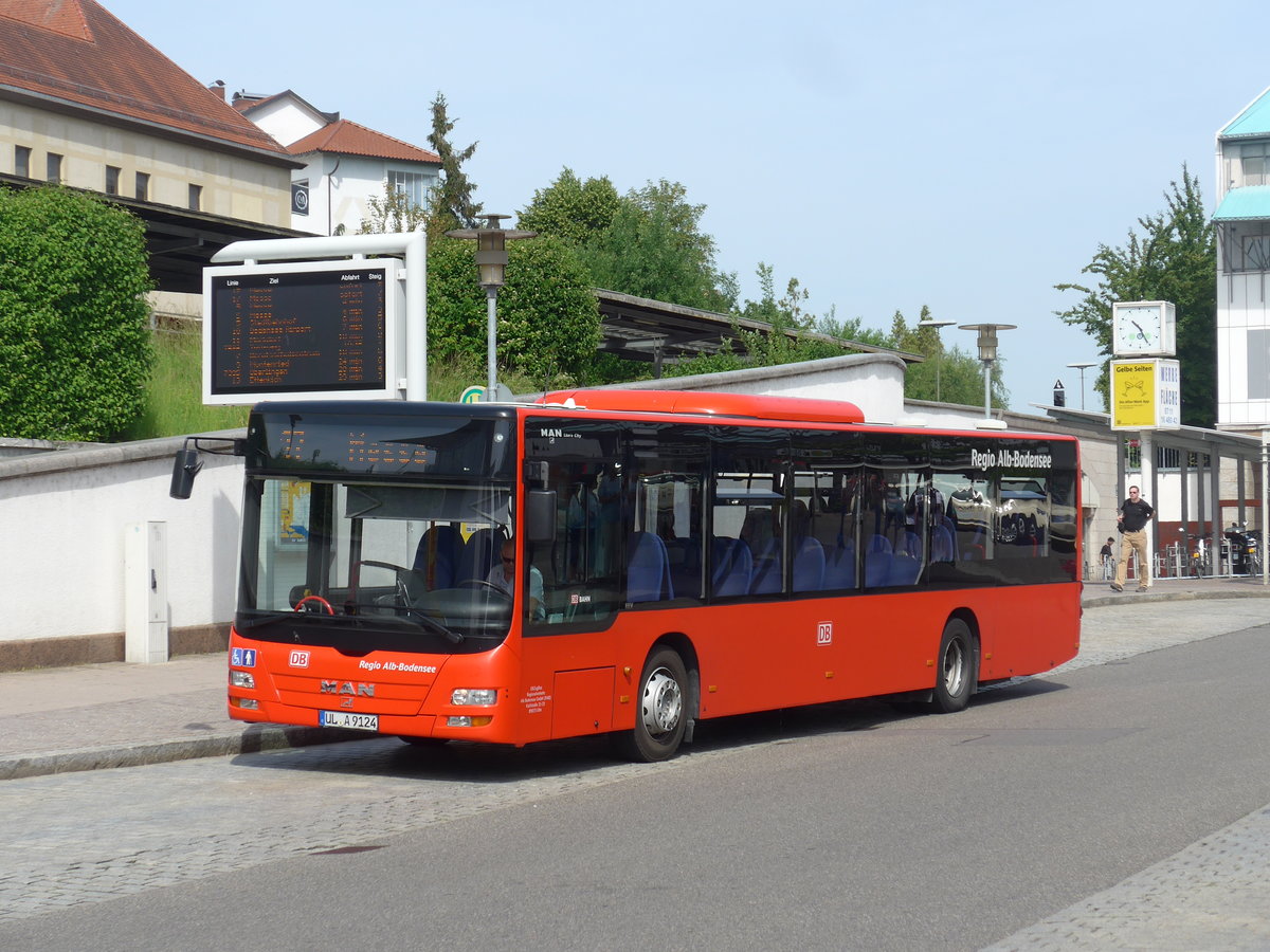 (193'351) - RAB Ulm - UL-A 9124 - MAN am 26. Mai 2018 beim Hafenbahnhof Friedrichshafen