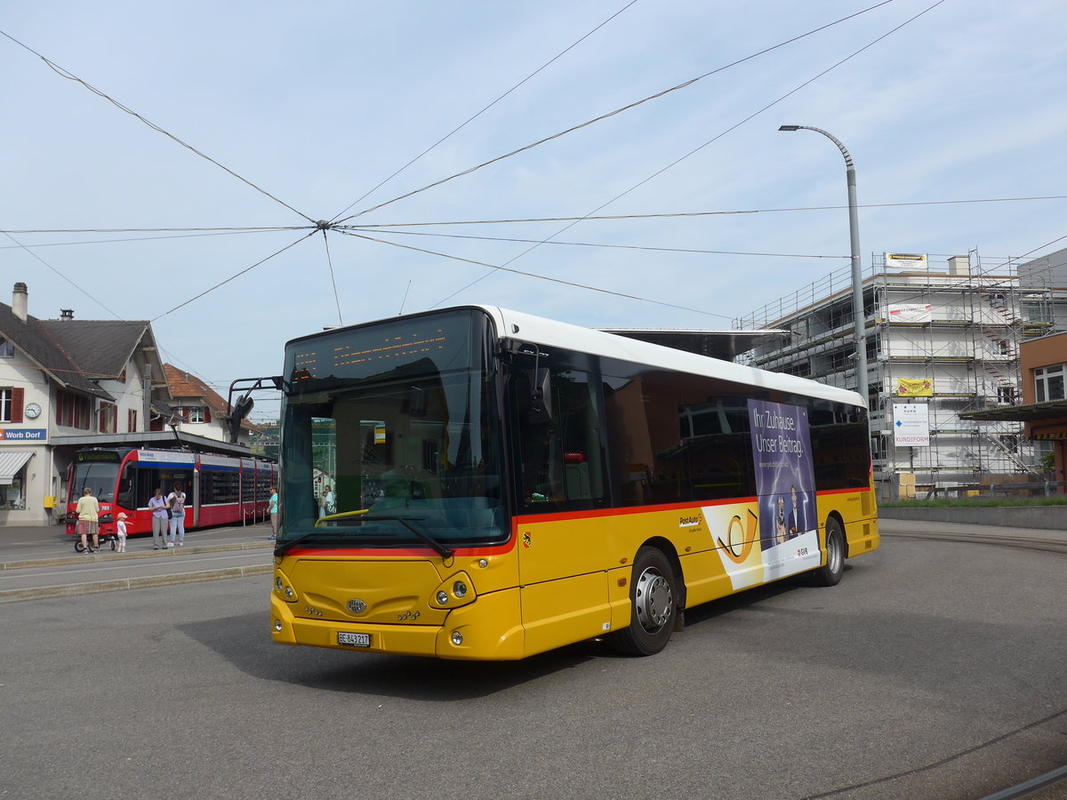 (193'648) - PostAuto Bern - Nr. 217/BE 843'217 - Heuliez am 3. Juni 2018 beim Bahnhof Worb Dorf
