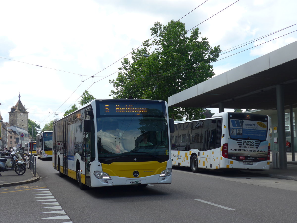 (193'937) - VBSH Schaffhausen - Nr. 21/SH 38'021 - Mercedes am 10. Juni 2018 beim Bahnhof Schaffhausen
