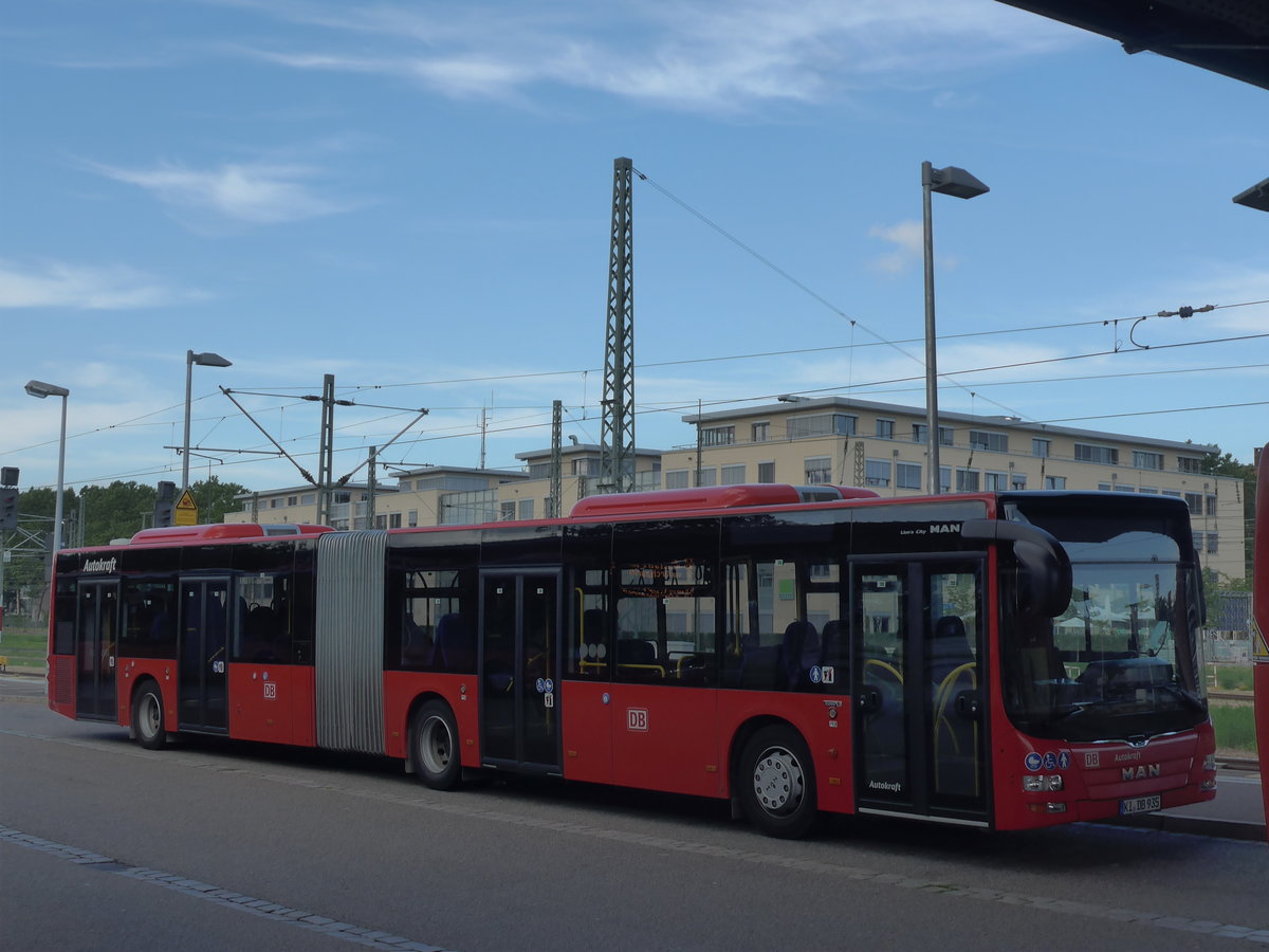(194'113) - Autokraft, Kiel - KI-DB 935 - MAN am 18. Juni 2018 beim Bahnhof Freiburg