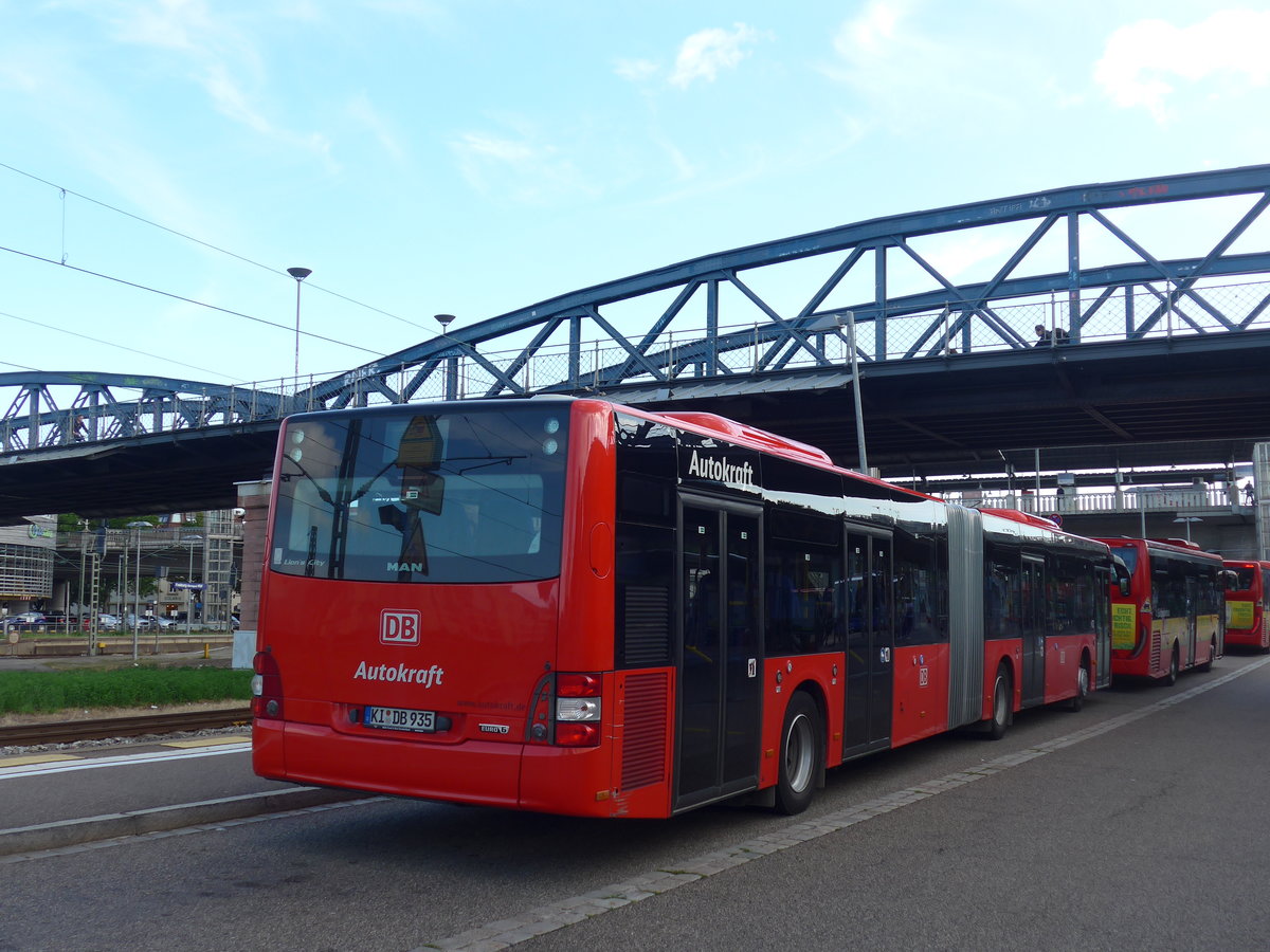 (194'117) - Autokraft, Kiel - KI-DB 935 - MAN am 18. Juni 2018 beim Bahnhof Freiburg