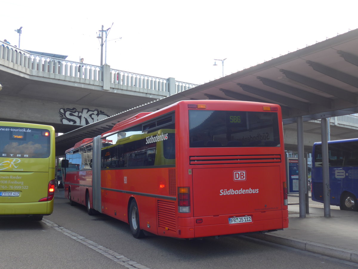 (194'123) - SBG Freiburg - FR-JS 112 - Setra am 18. Juni 2018 beim Bahnhof Freiburg