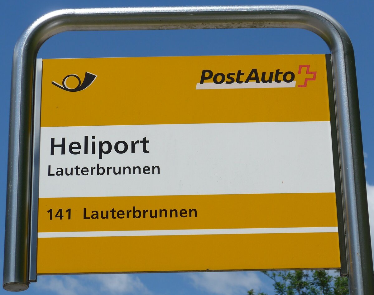 (194'426) - PostAuto-Haltestellenschild - Lauterbrunnen, Heliport - am 25. Juni 2018